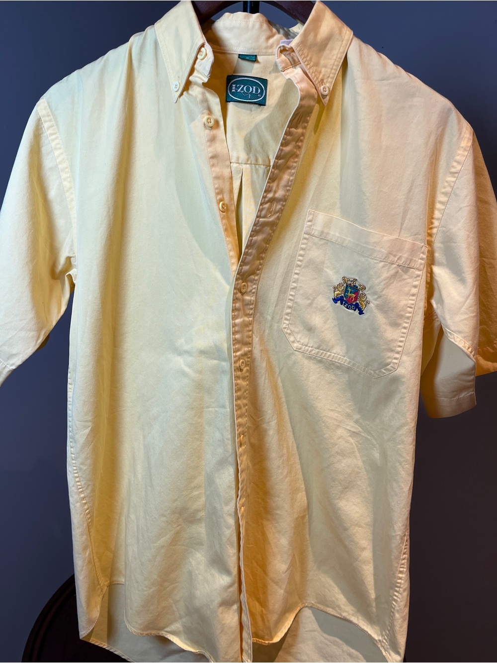 Izod Pale Yellow Short-Sleeve Button-Down Shirt with Pocket Crest